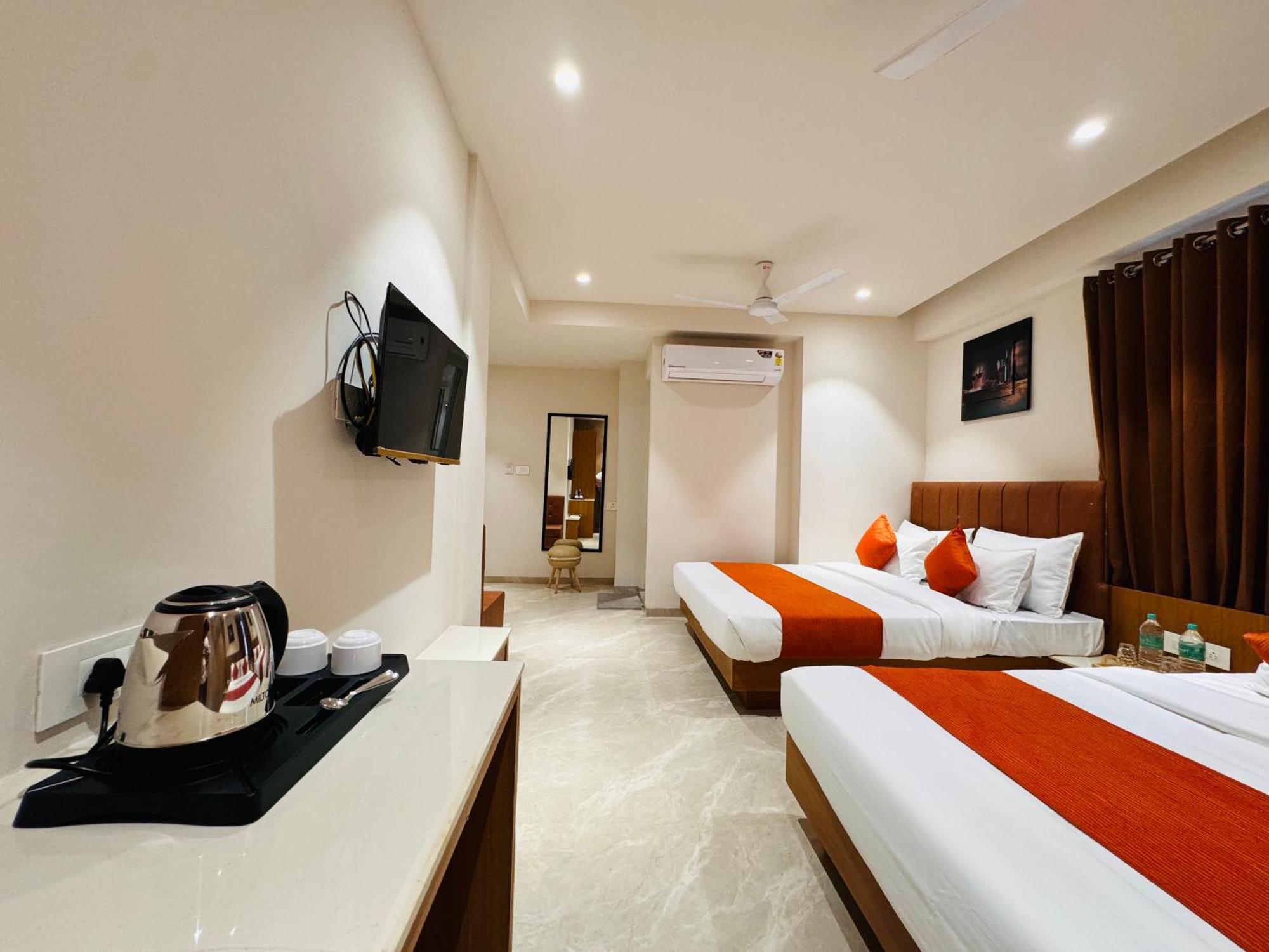 Hotel Rudhav Palace Ujjain Dış mekan fotoğraf