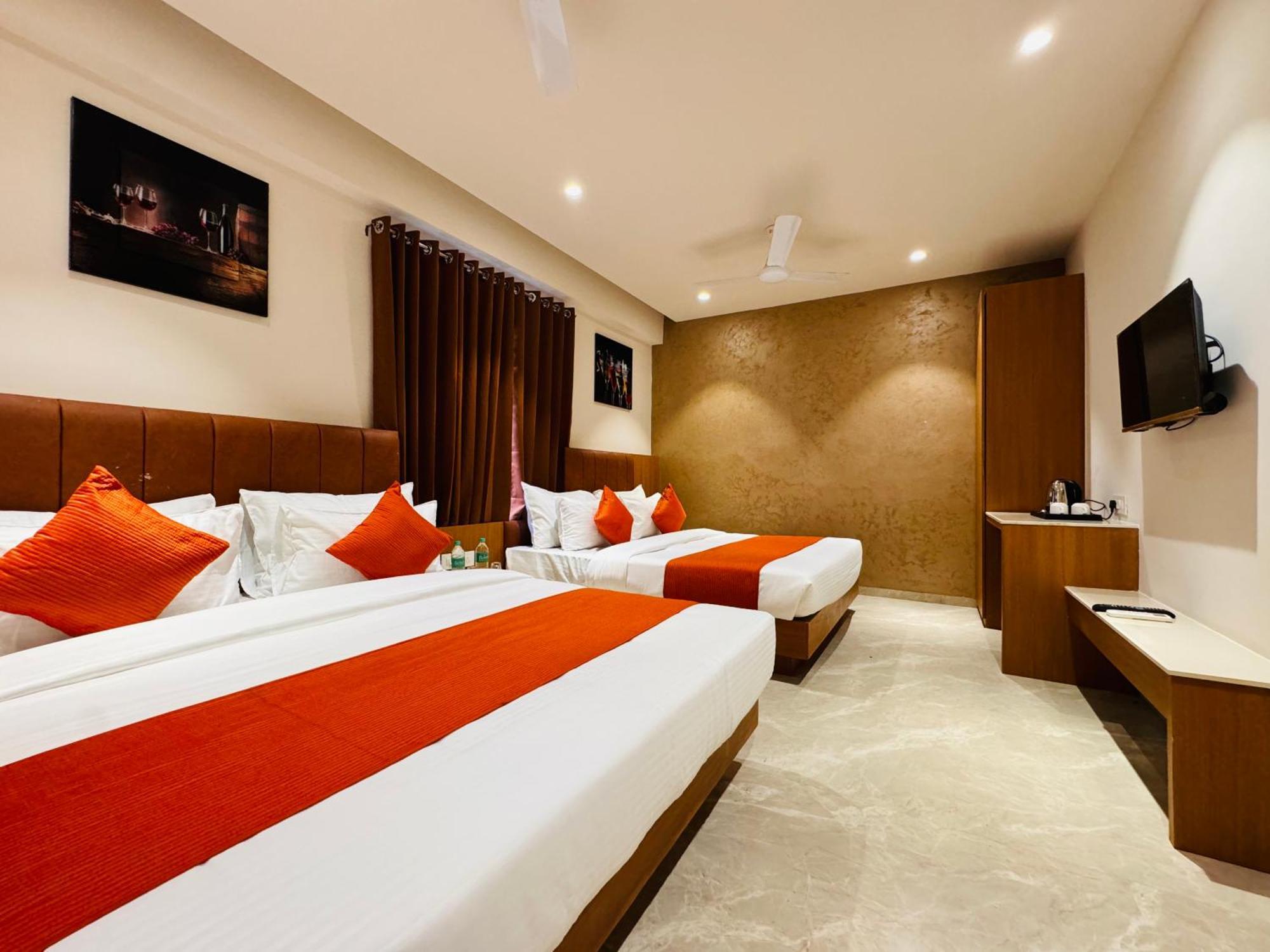 Hotel Rudhav Palace Ujjain Dış mekan fotoğraf