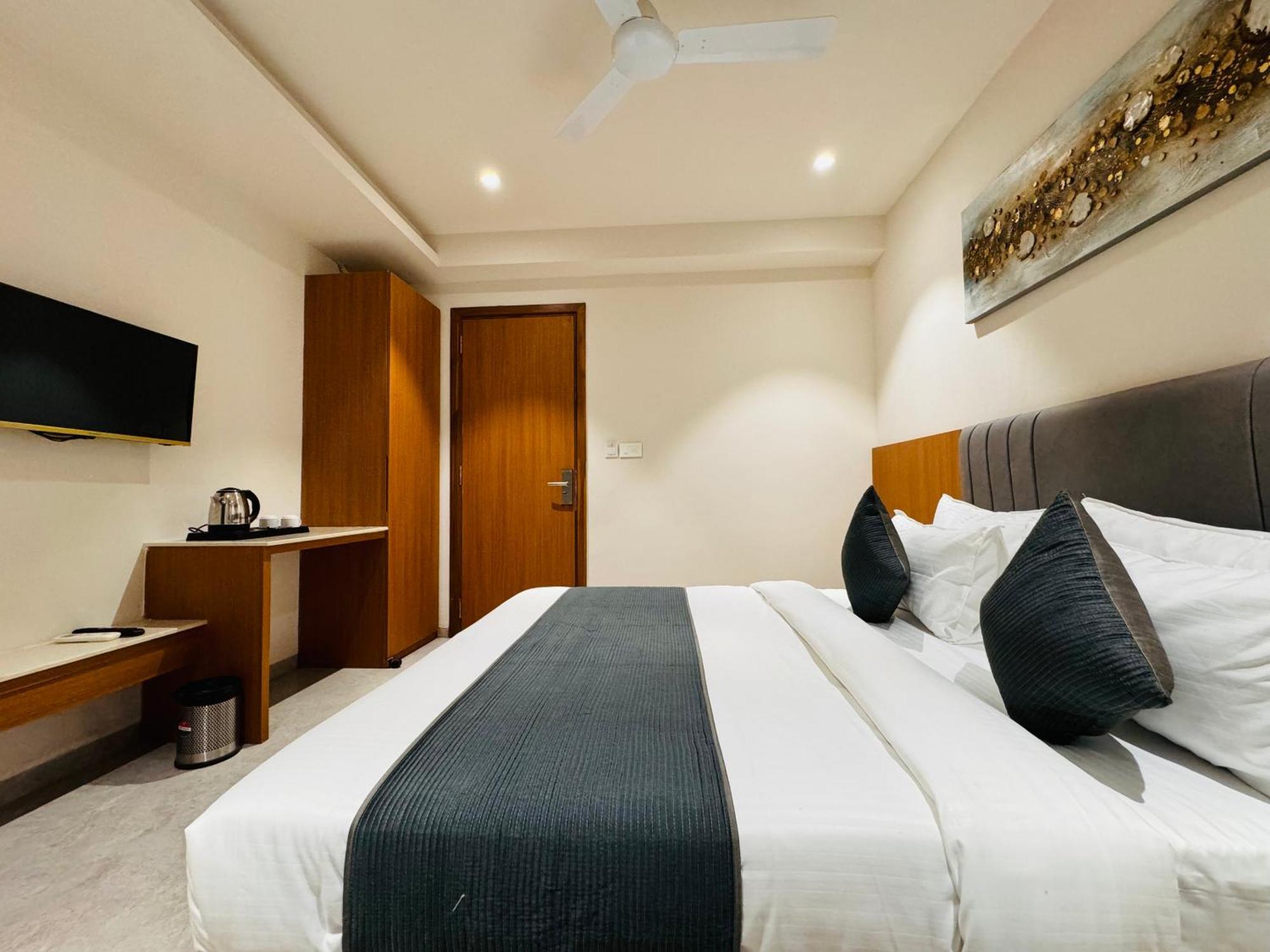 Hotel Rudhav Palace Ujjain Dış mekan fotoğraf