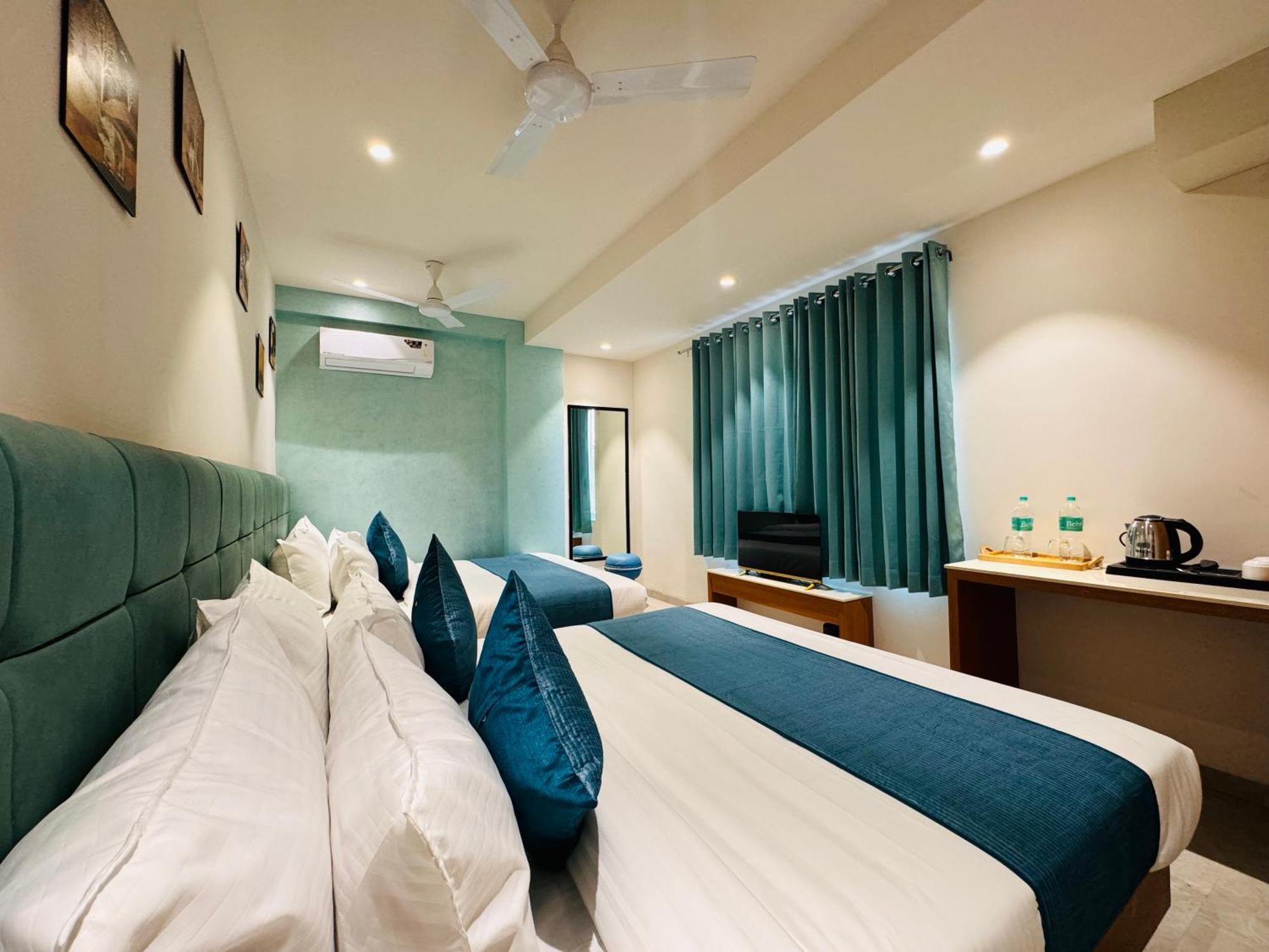 Hotel Rudhav Palace Ujjain Dış mekan fotoğraf