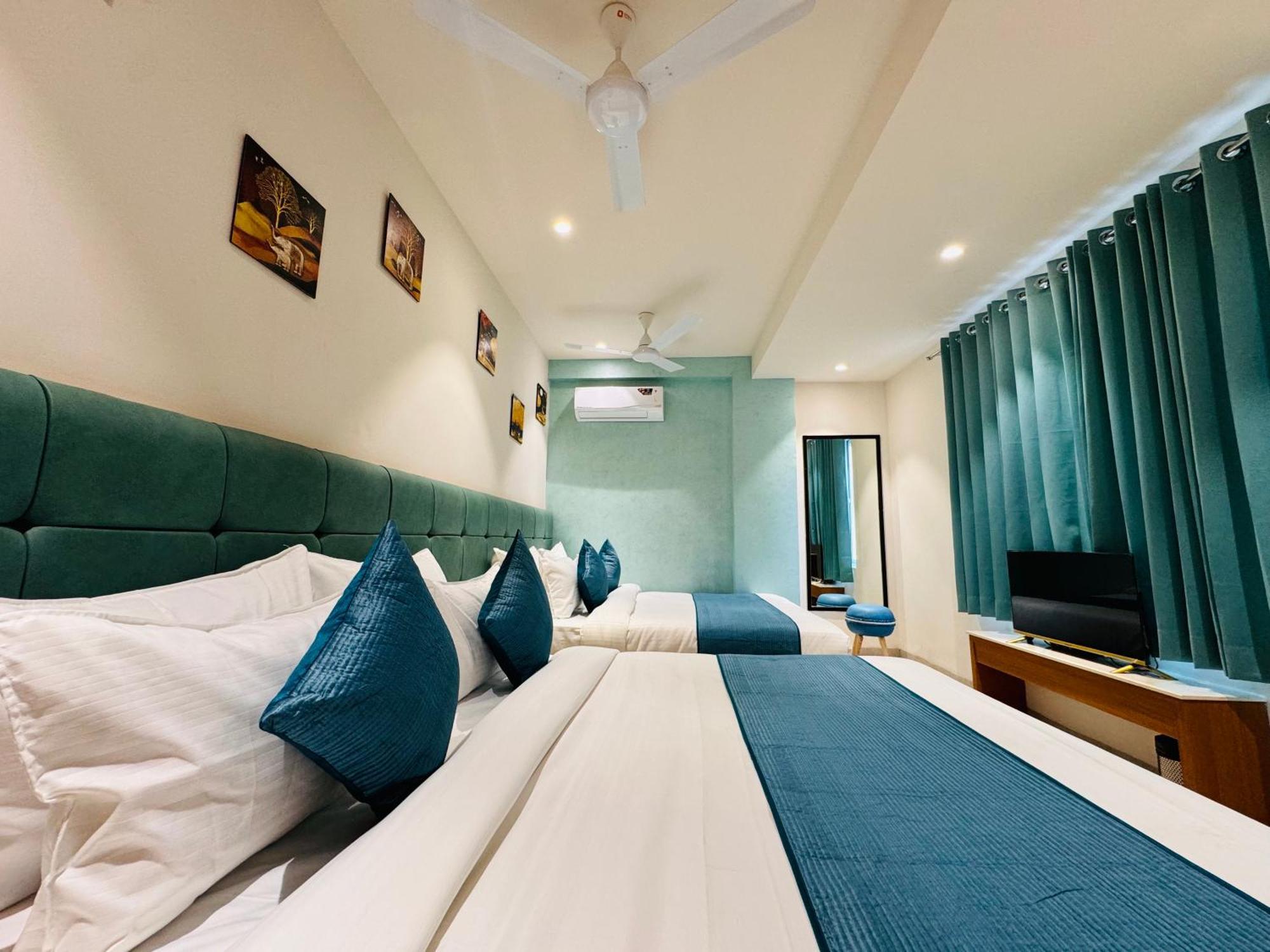 Hotel Rudhav Palace Ujjain Dış mekan fotoğraf