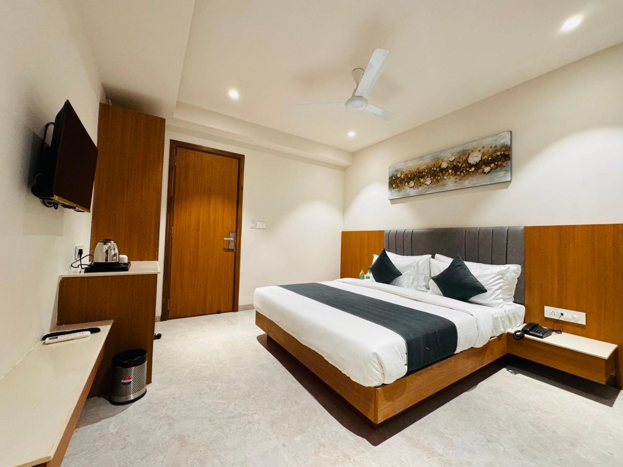 Hotel Rudhav Palace Ujjain Dış mekan fotoğraf